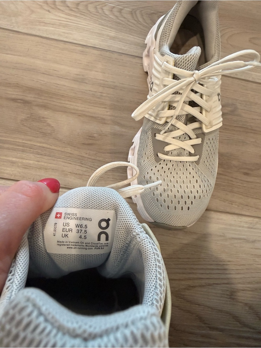On Running Women's Cloudswift Athletic Sneakers in Light Gray and White - Picture 6 of 6
